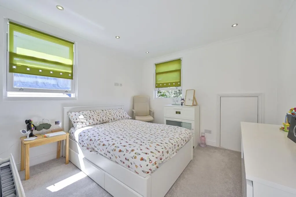 1 bedroom maisonette for rent