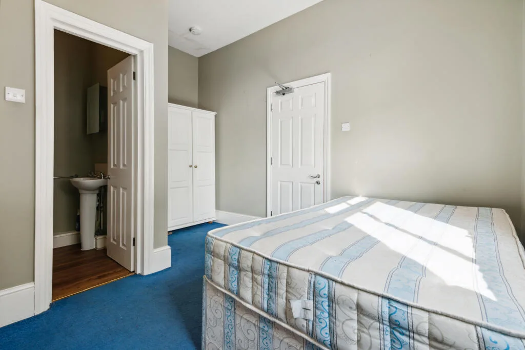 2 bedroom semi-detached house for rent