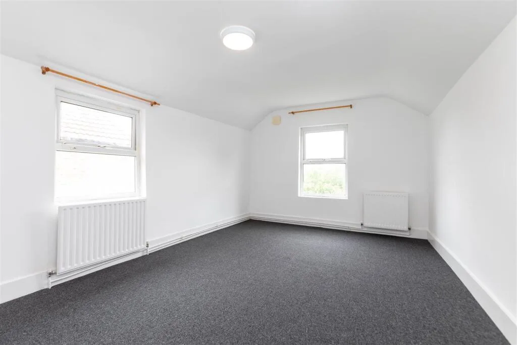 2 bedroom maisonette for rent