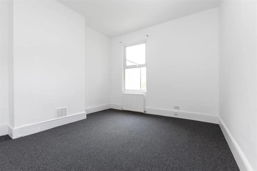 2 bedroom maisonette for rent