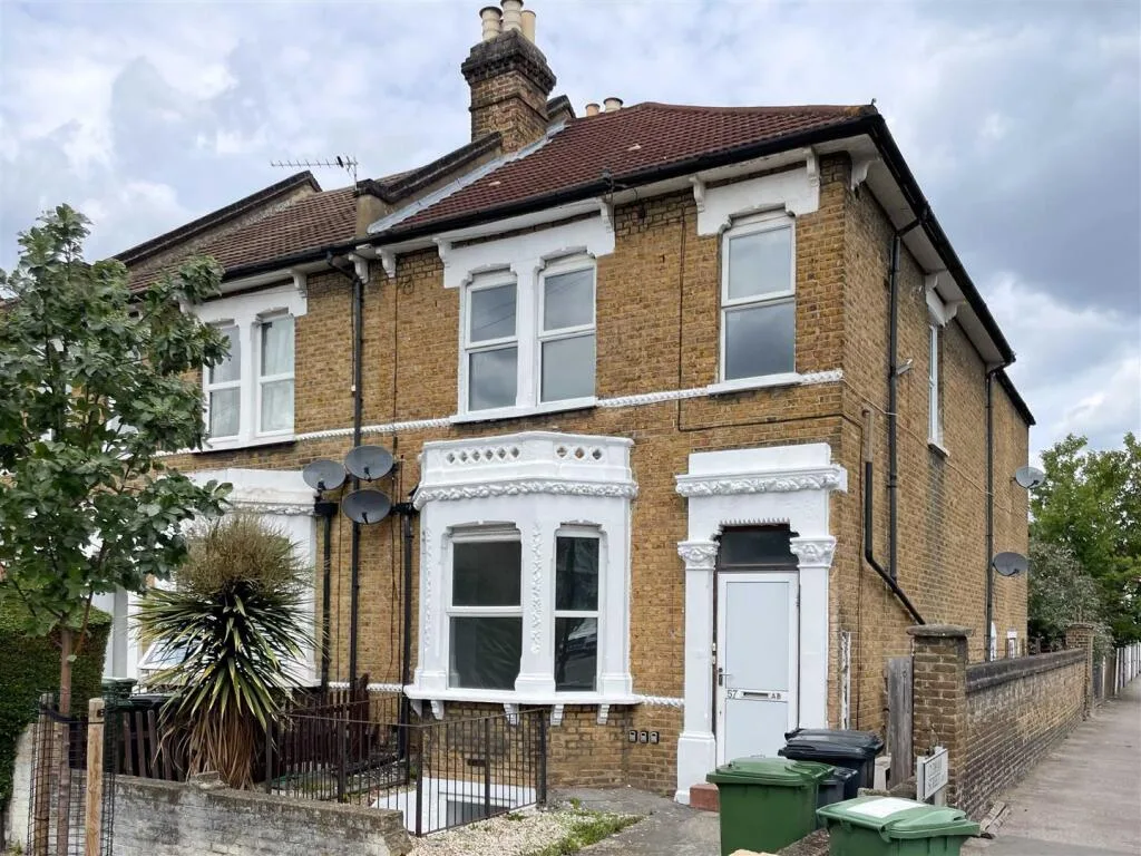 2 bedroom maisonette for rent