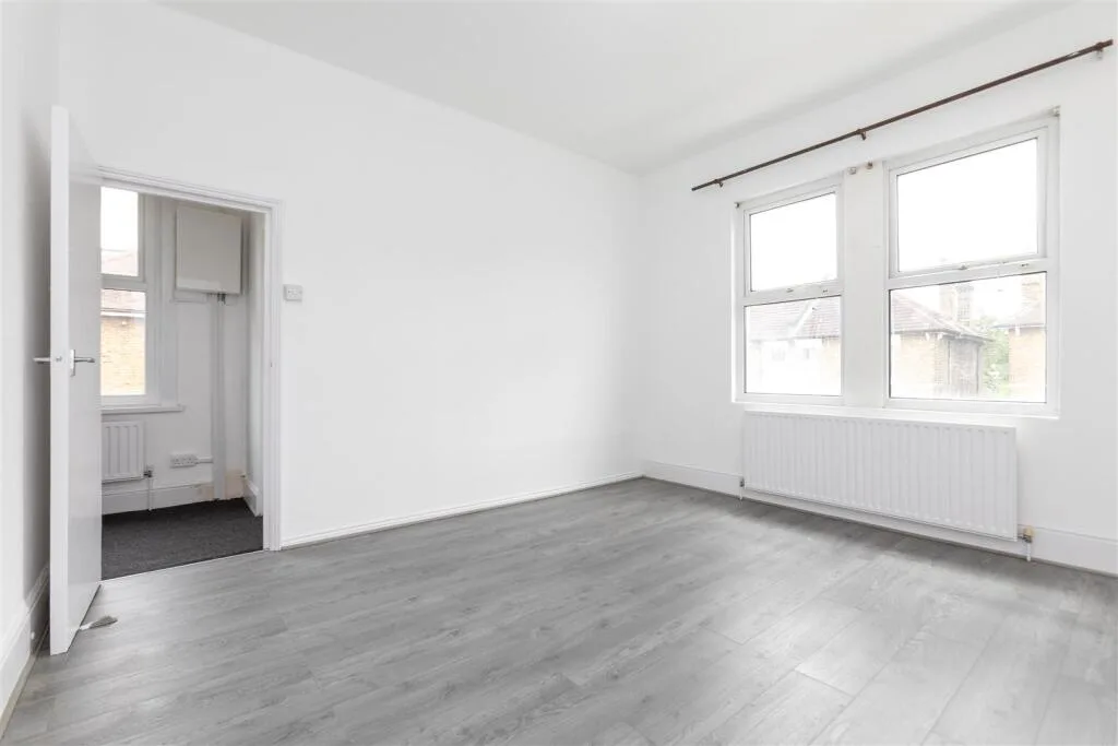 2 bedroom maisonette for rent