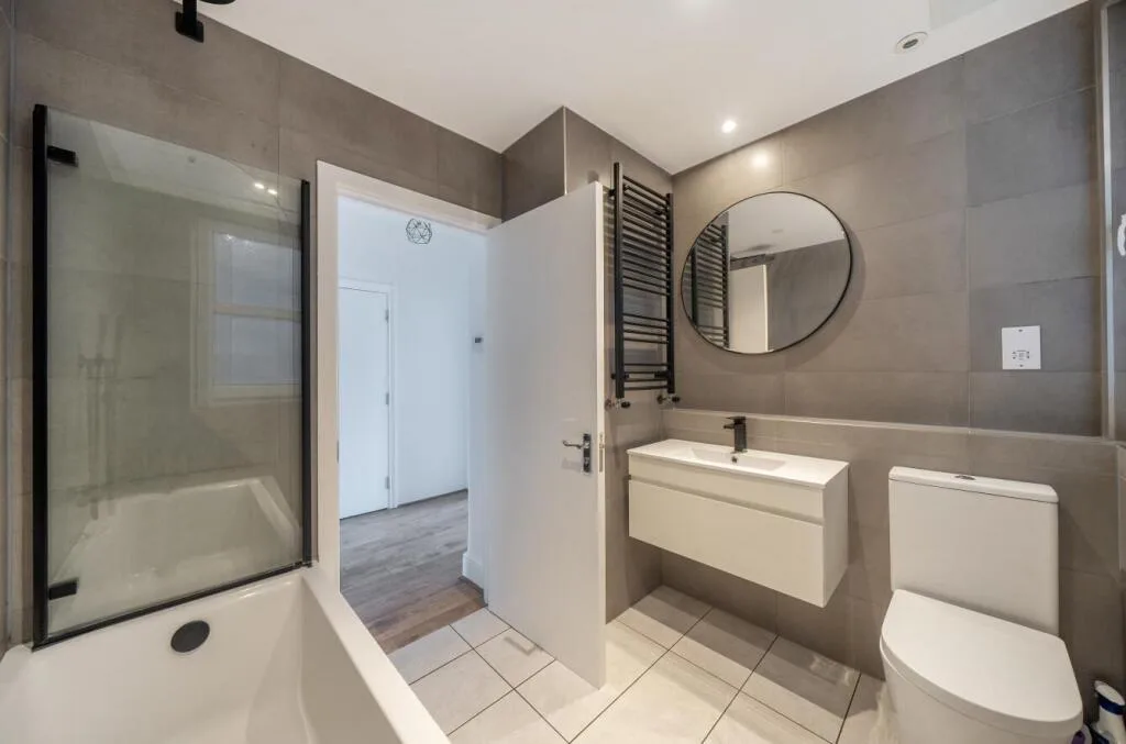 2 bedroom maisonette for rent
