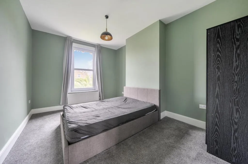 2 bedroom maisonette for rent