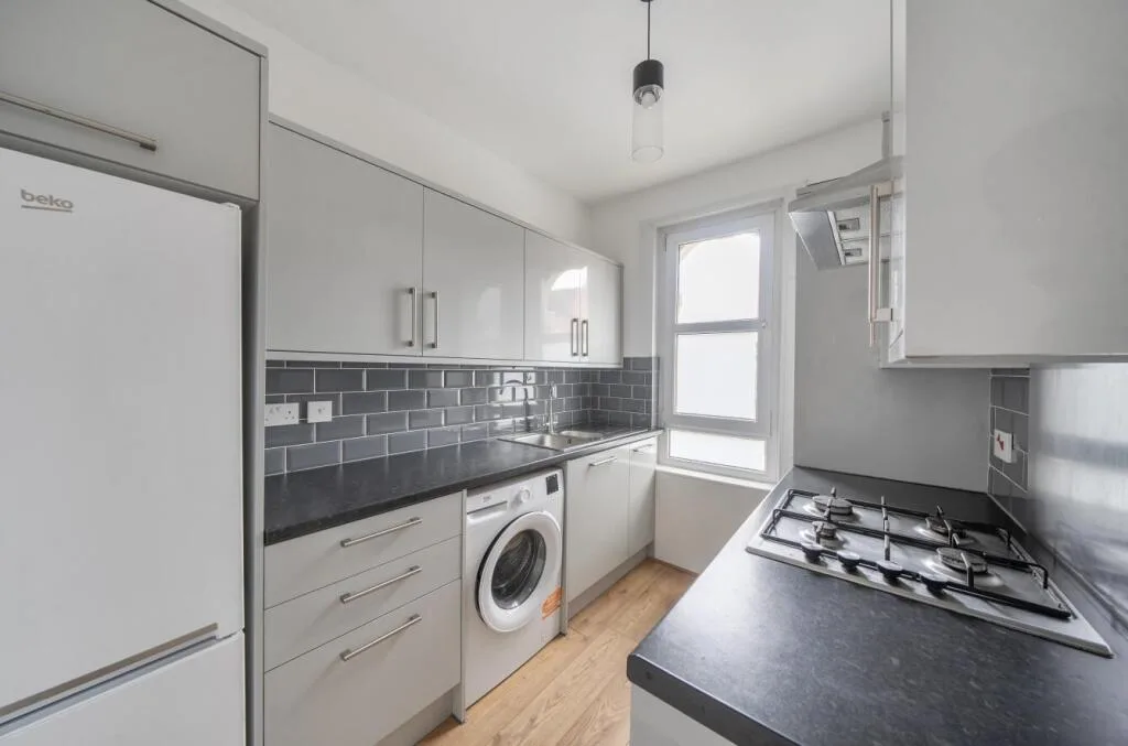 2 bedroom maisonette for rent