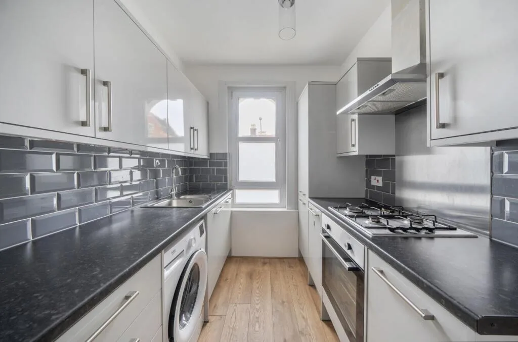 2 bedroom maisonette for rent