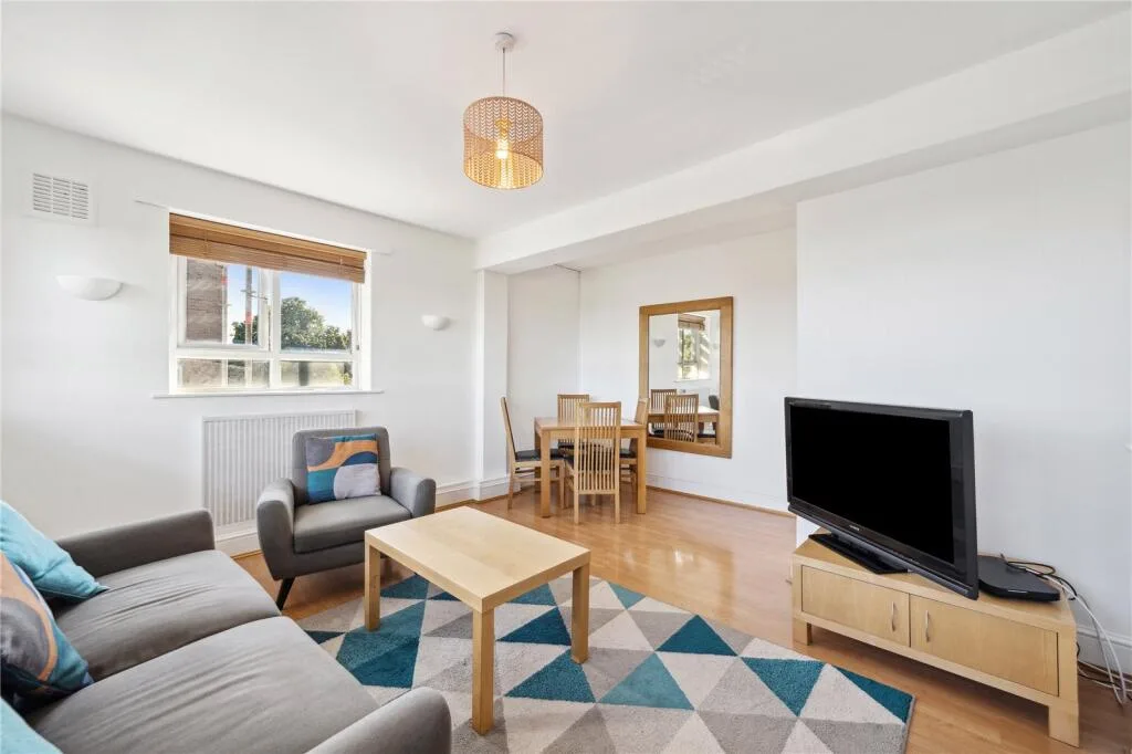 3 bedroom flat for rent
