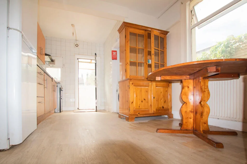 4 bedroom semi-detached house for rent