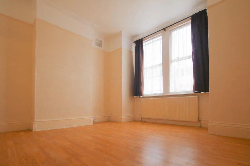 4 bedroom semi-detached house for rent