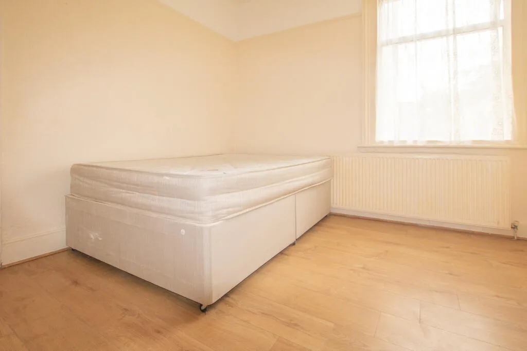 4 bedroom semi-detached house for rent