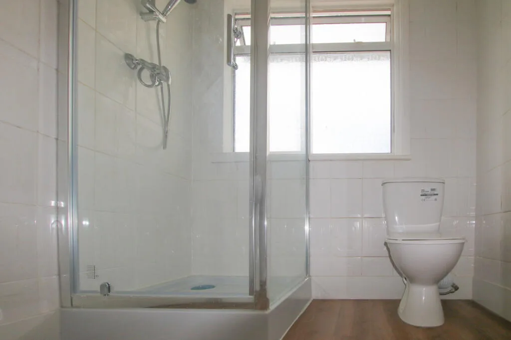 4 bedroom semi-detached house for rent