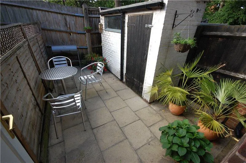 1 bedroom house for rent