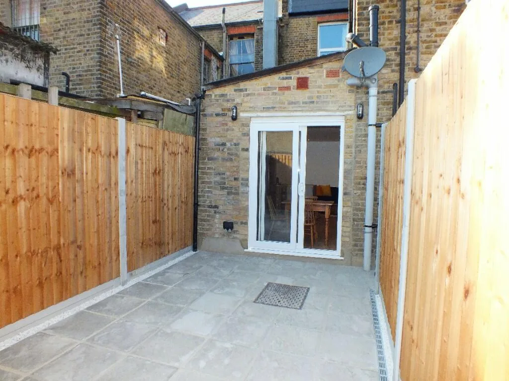2 bedroom ground floor maisonette for rent