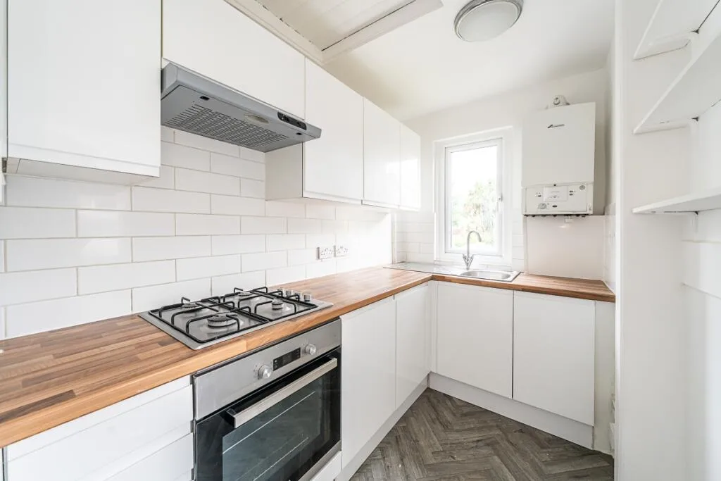 1 bedroom maisonette for rent