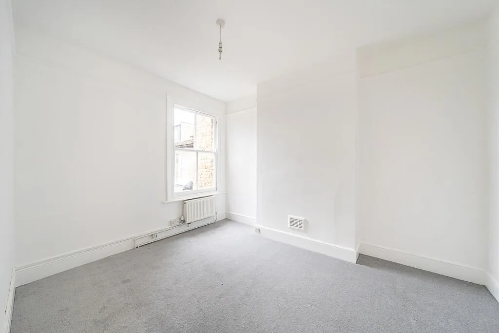 1 bedroom maisonette for rent