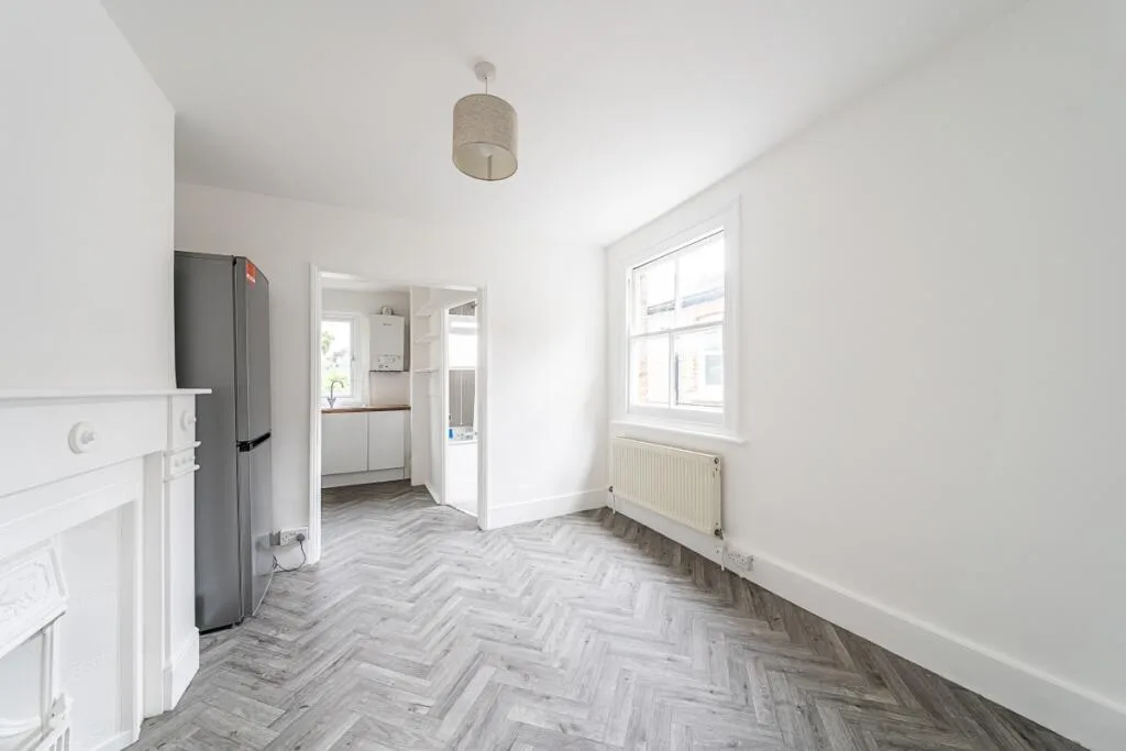 1 bedroom maisonette for rent