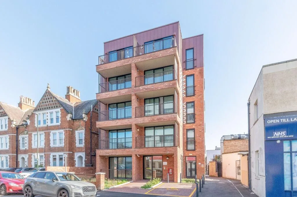 2 bedroom flat for rent