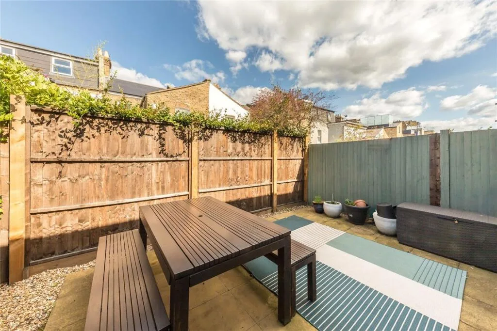 2 bedroom terraced house for rent