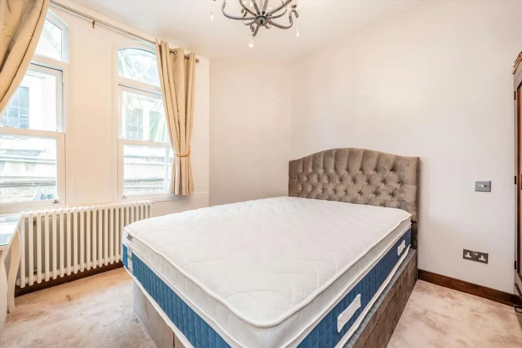2 bedroom maisonette for rent