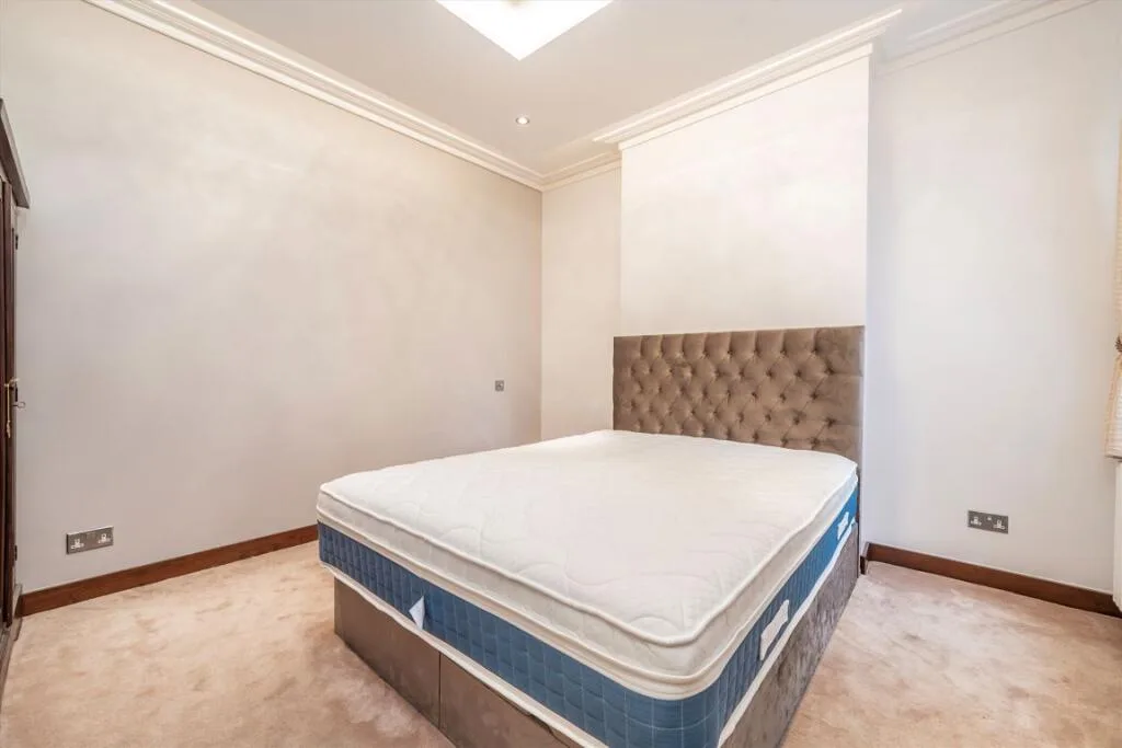 2 bedroom maisonette for rent