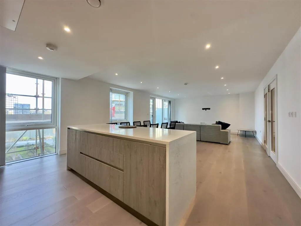 3 bedroom flat for rent