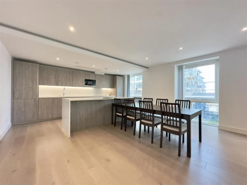 3 bedroom flat for rent