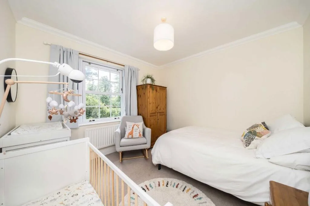 2 bedroom maisonette for rent