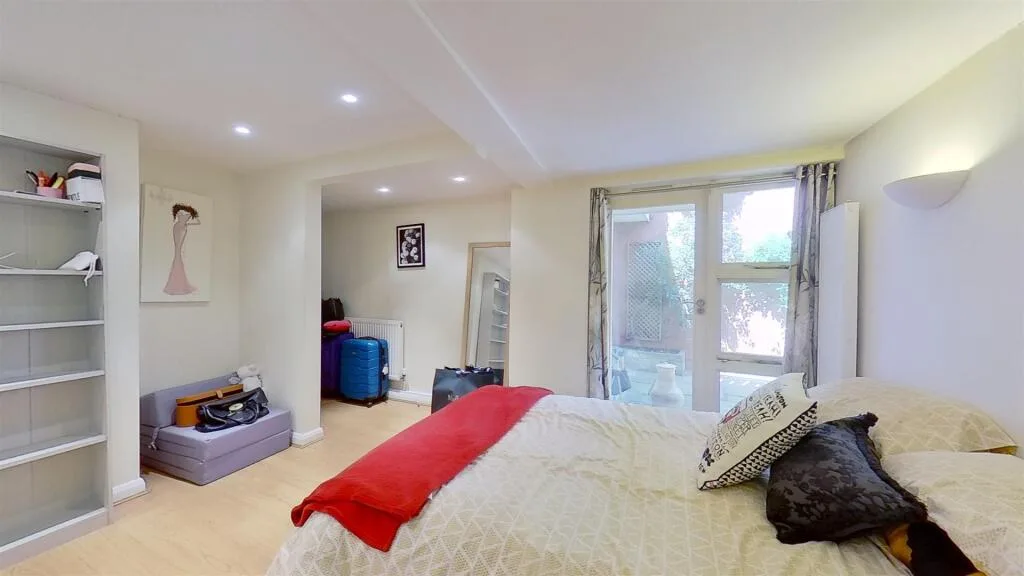 3 bedroom flat for rent