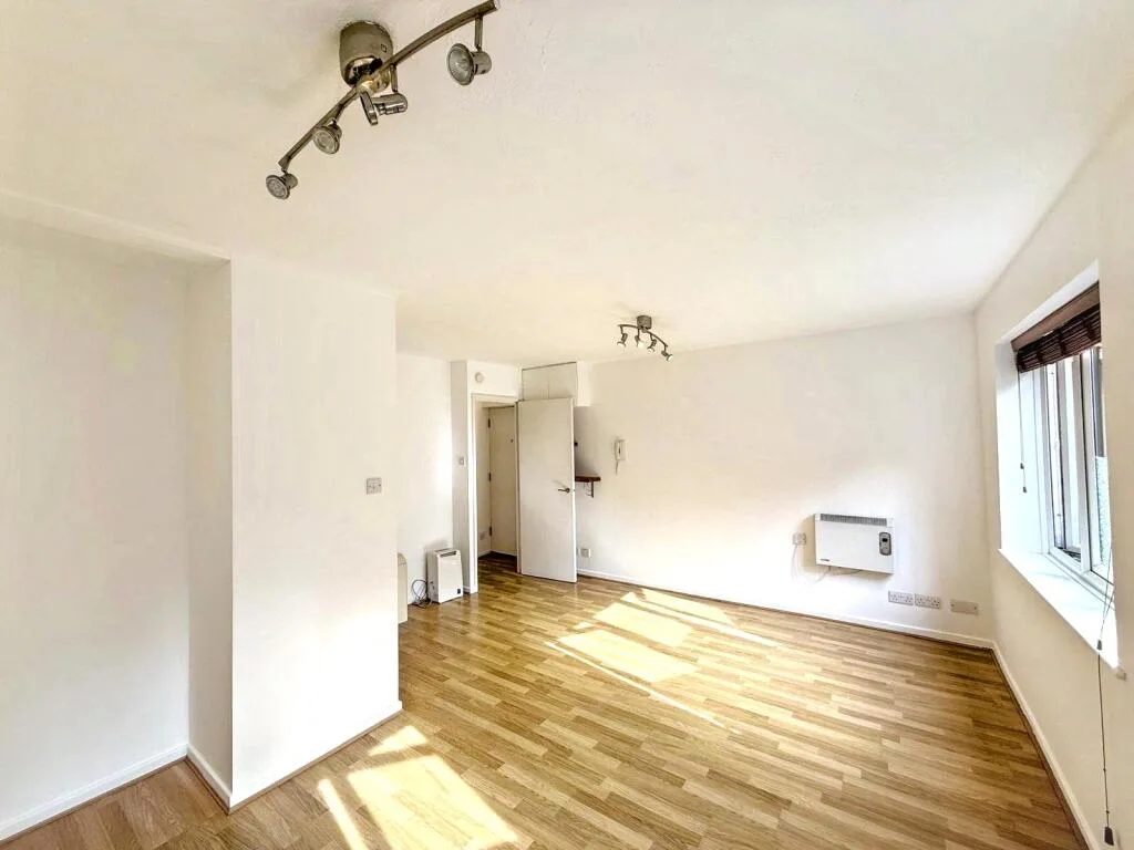 Studio apartment for rent