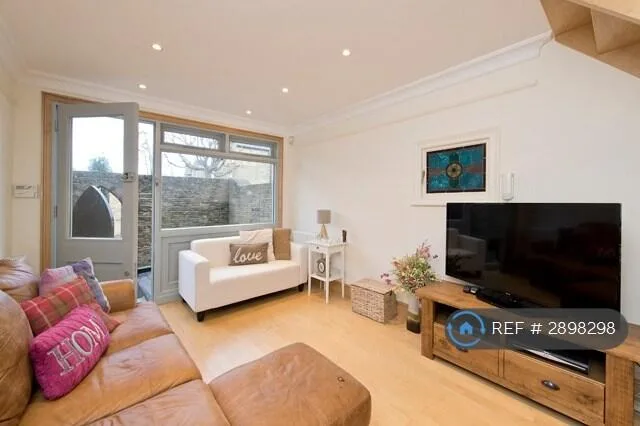 1 bedroom end of terrace house for rent