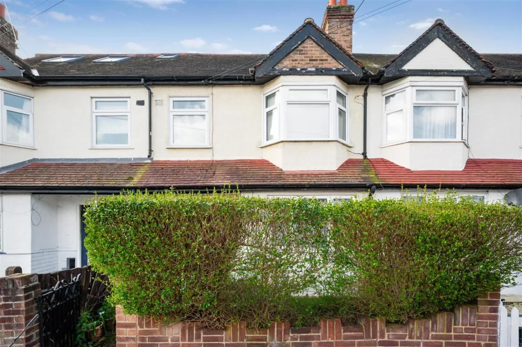 2 bedroom maisonette for rent