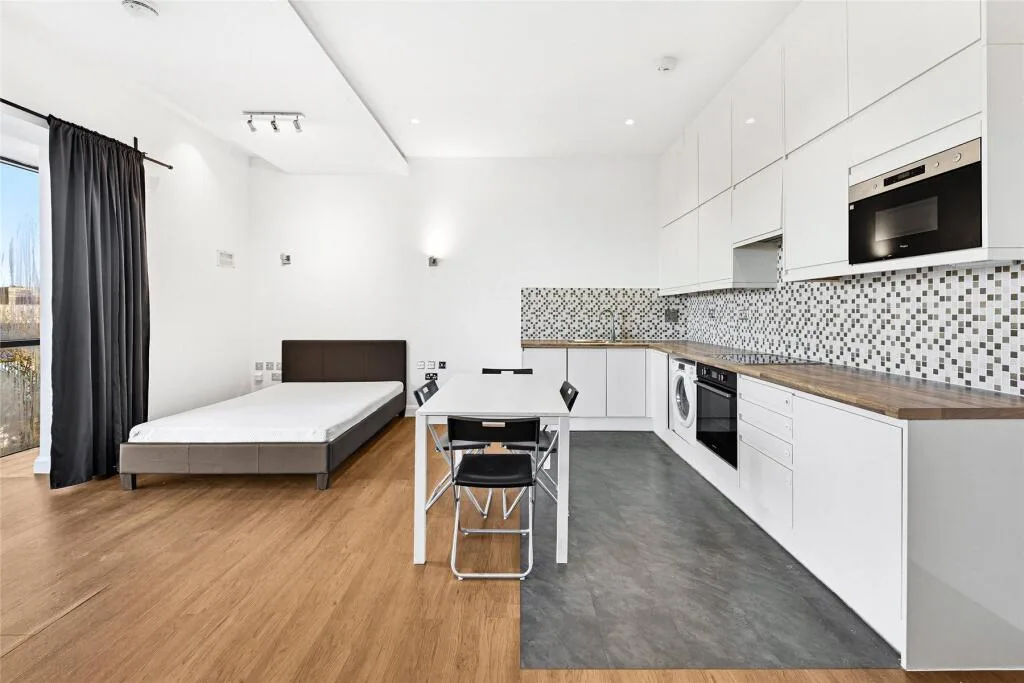 Studio flat for rent