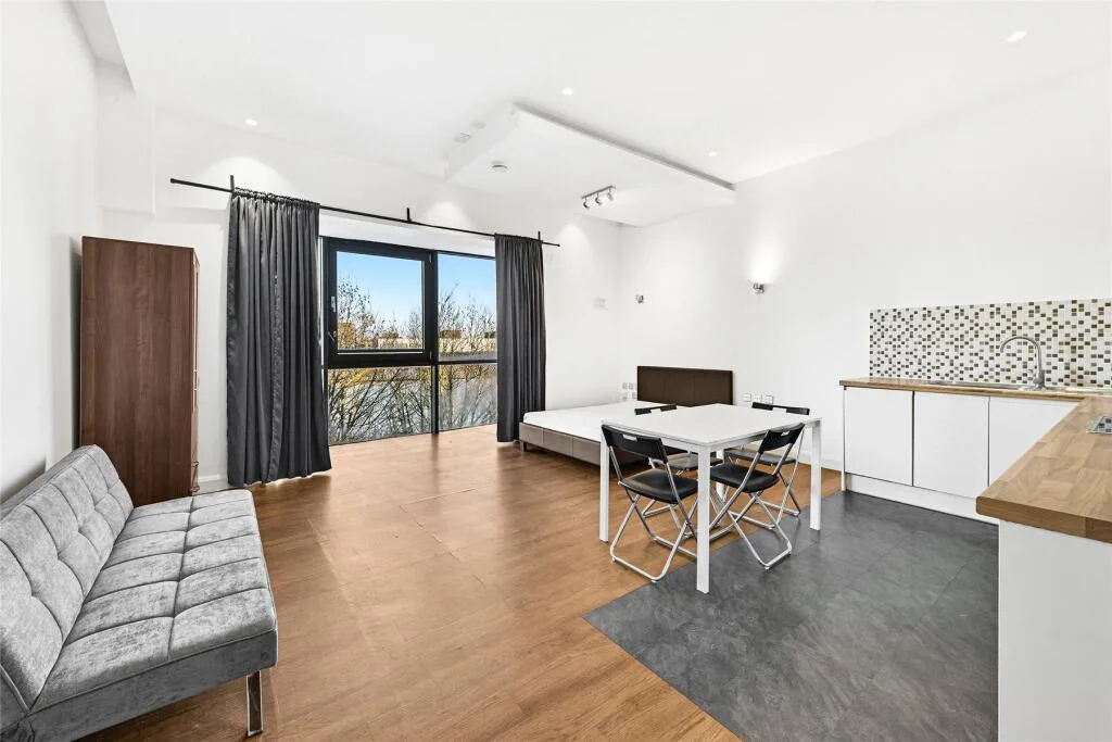 Studio flat for rent