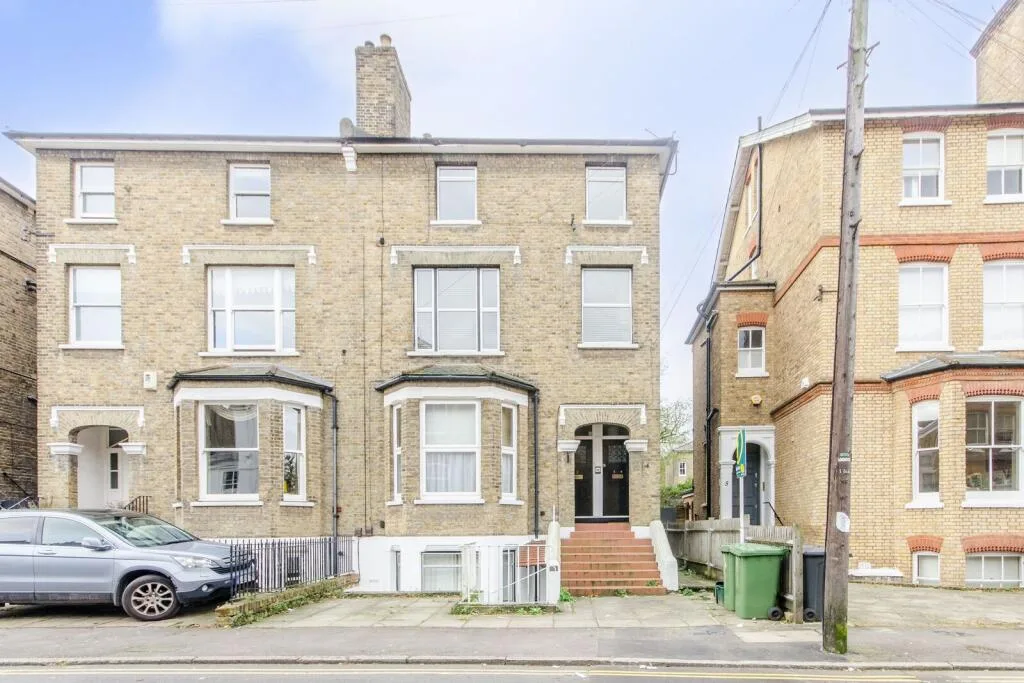 2 bedroom flat for rent