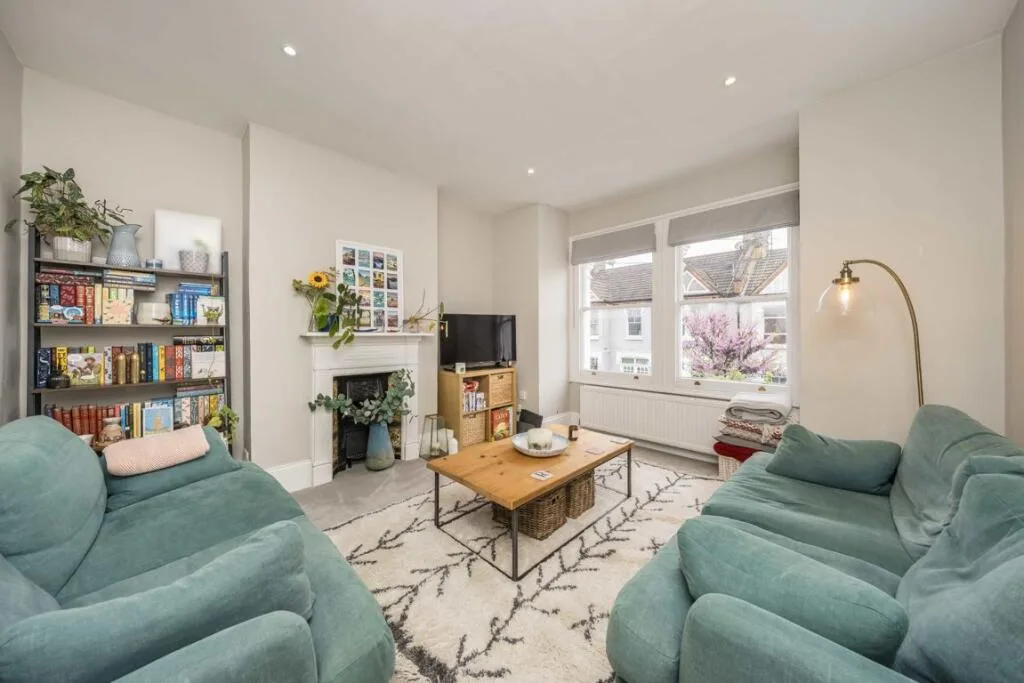 3 bedroom flat for rent
