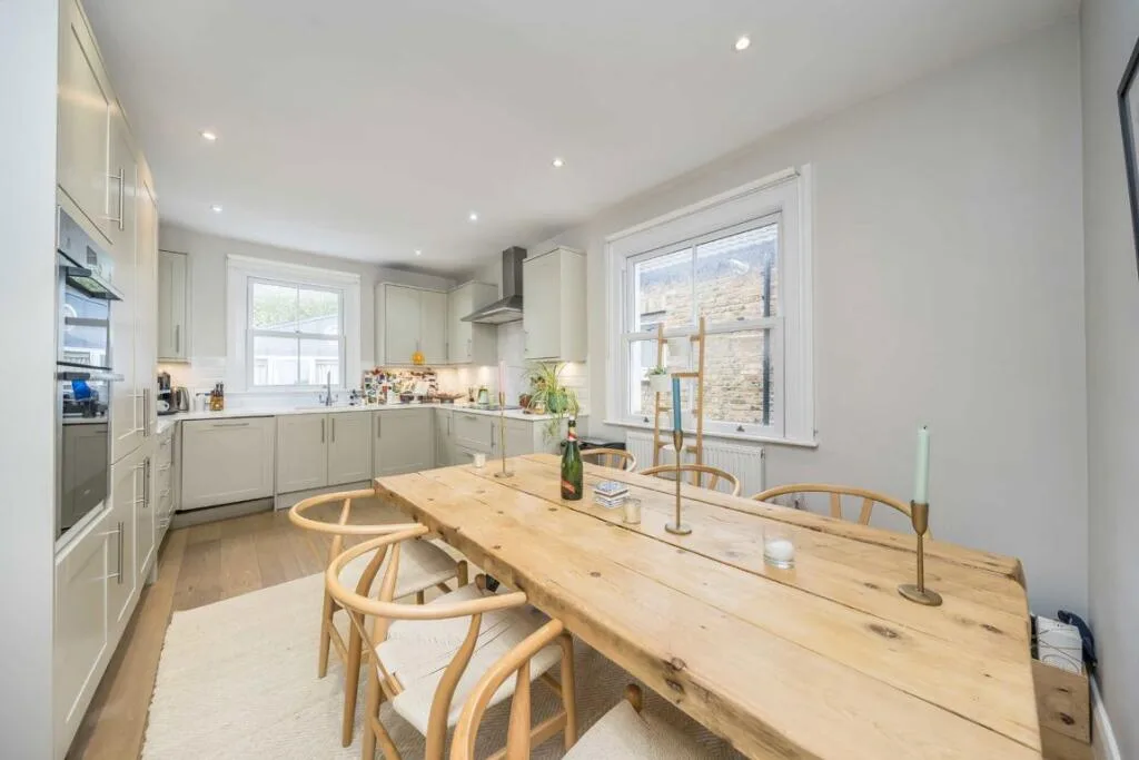 3 bedroom flat for rent