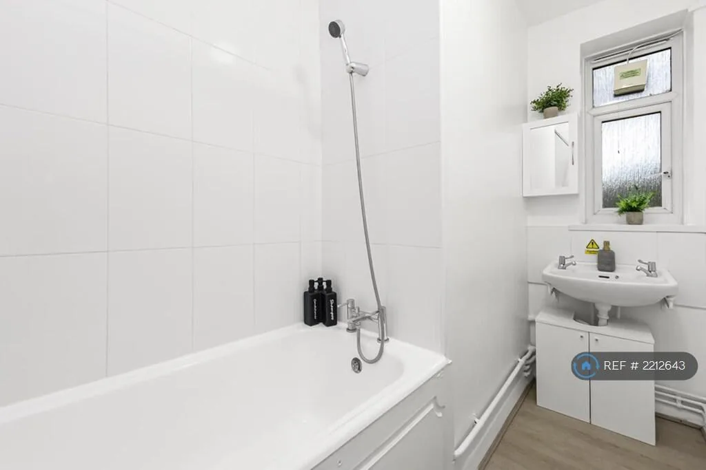 3 bedroom flat for rent