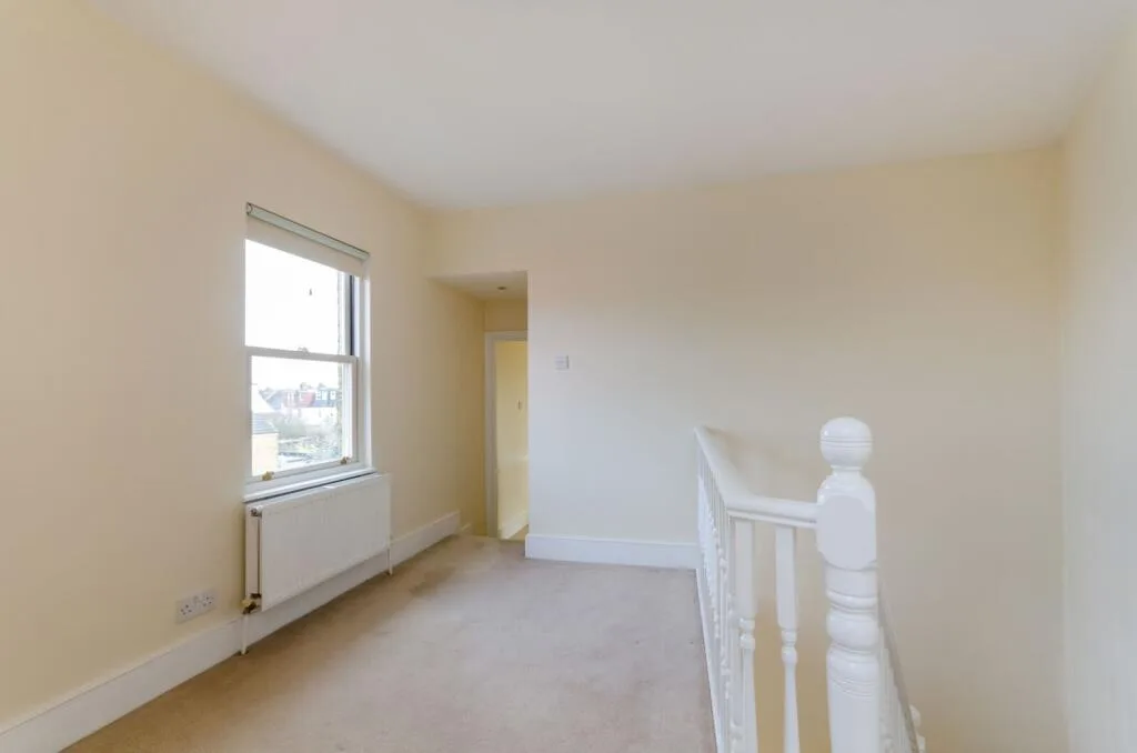 2 bedroom maisonette for rent