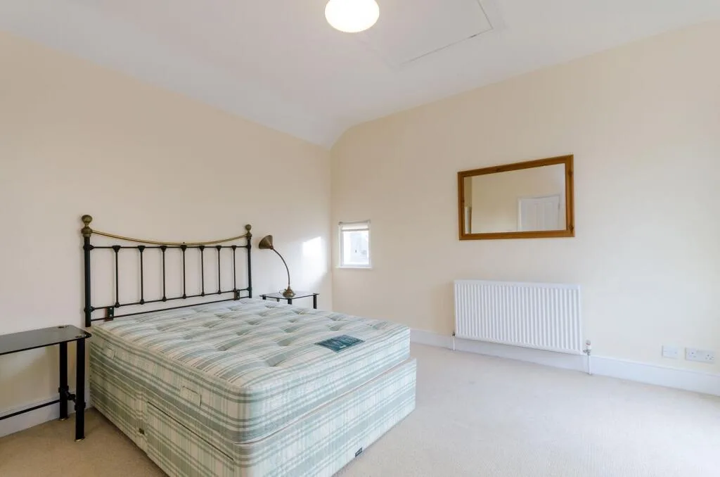 2 bedroom maisonette for rent