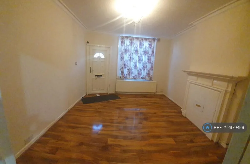 2 bedroom end of terrace house for rent