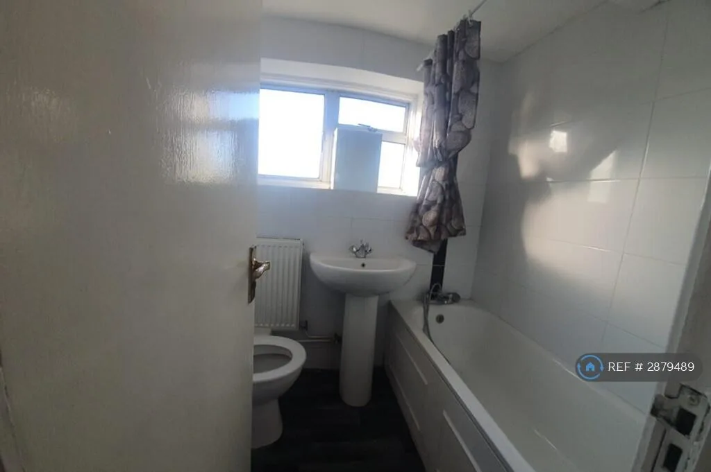 2 bedroom end of terrace house for rent