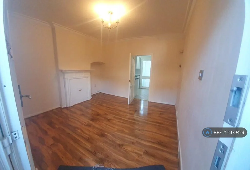 2 bedroom end of terrace house for rent