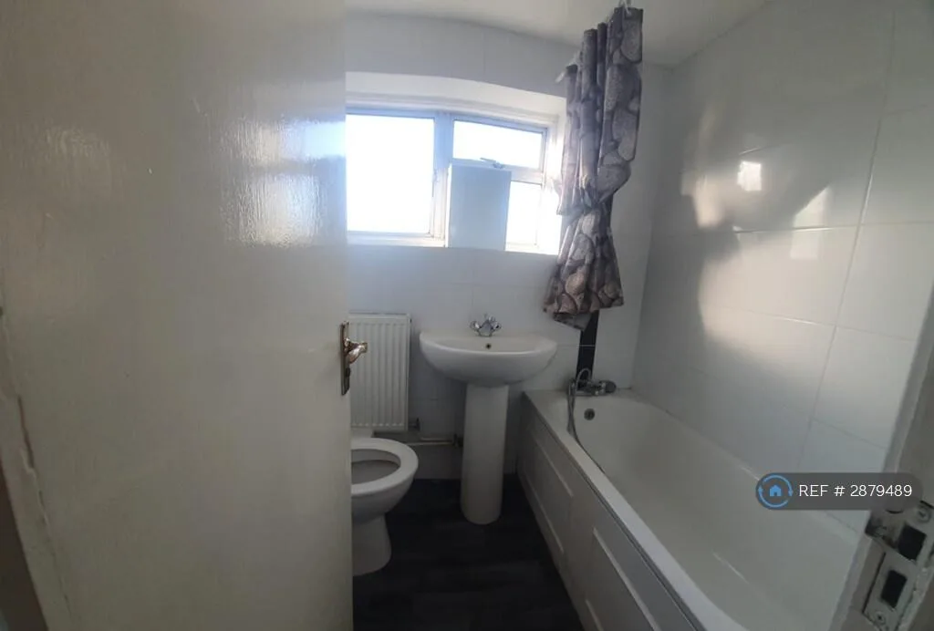2 bedroom end of terrace house for rent