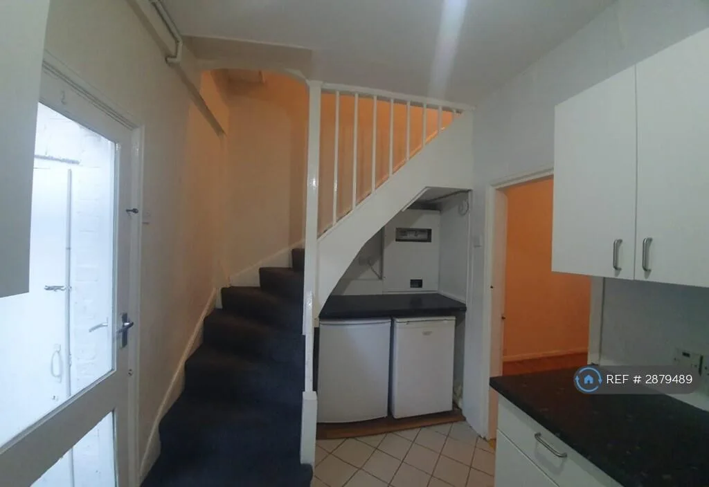 2 bedroom end of terrace house for rent