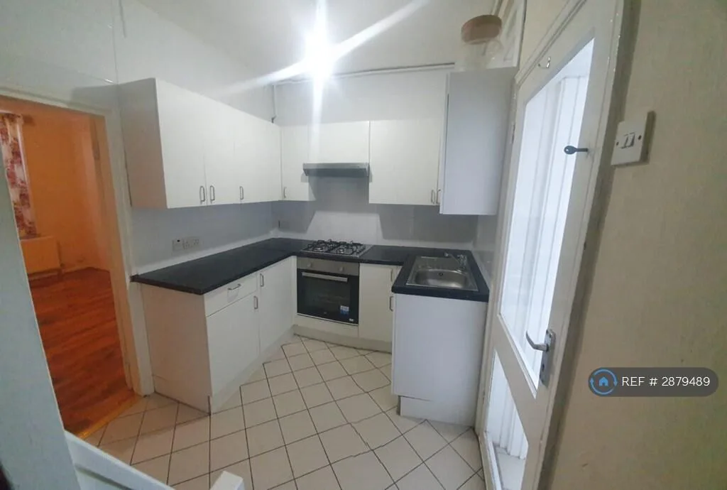 2 bedroom end of terrace house for rent