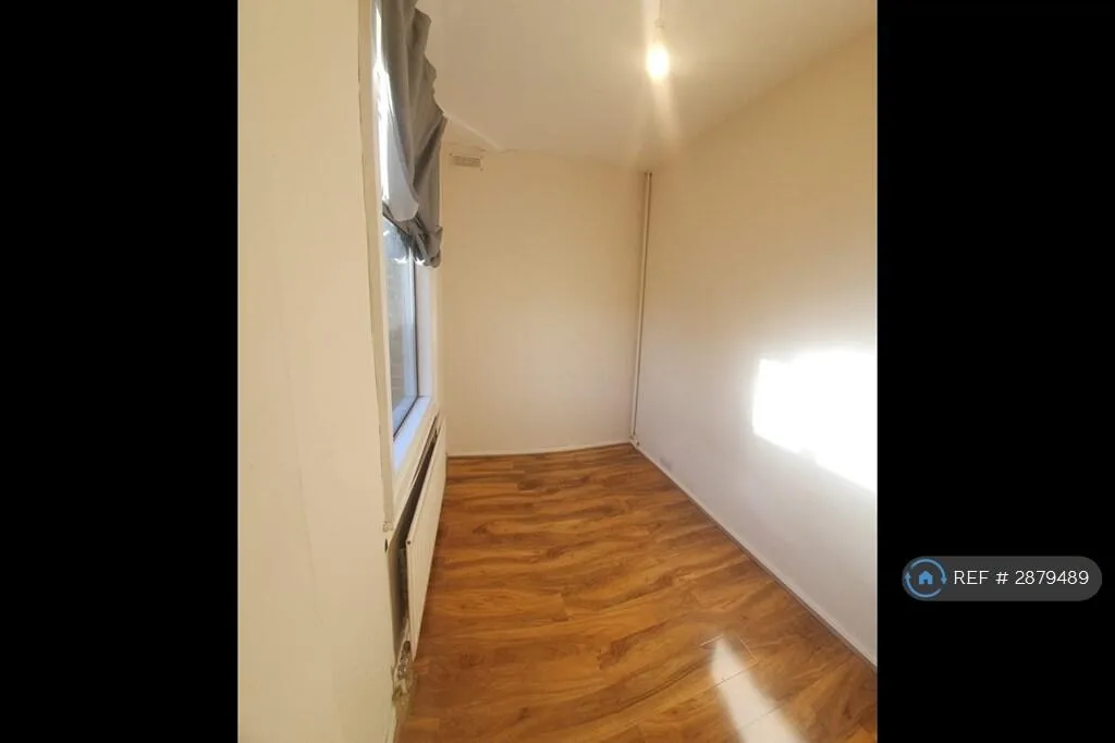 2 bedroom end of terrace house for rent