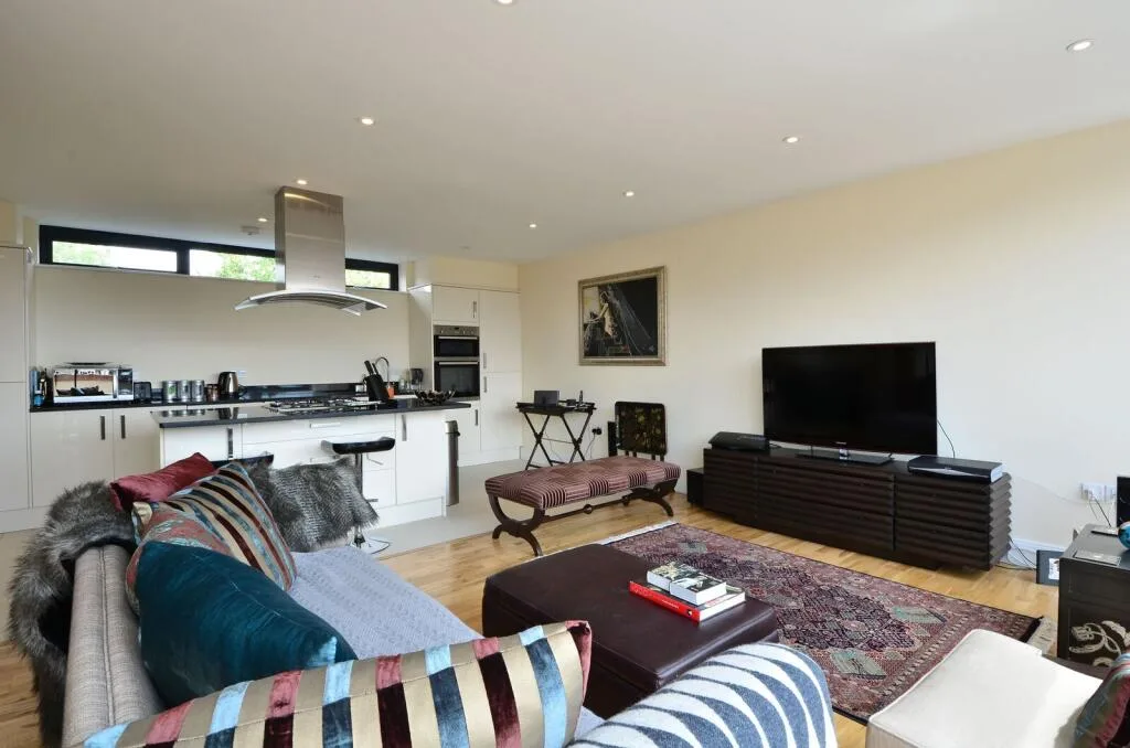 2 bedroom penthouse for rent