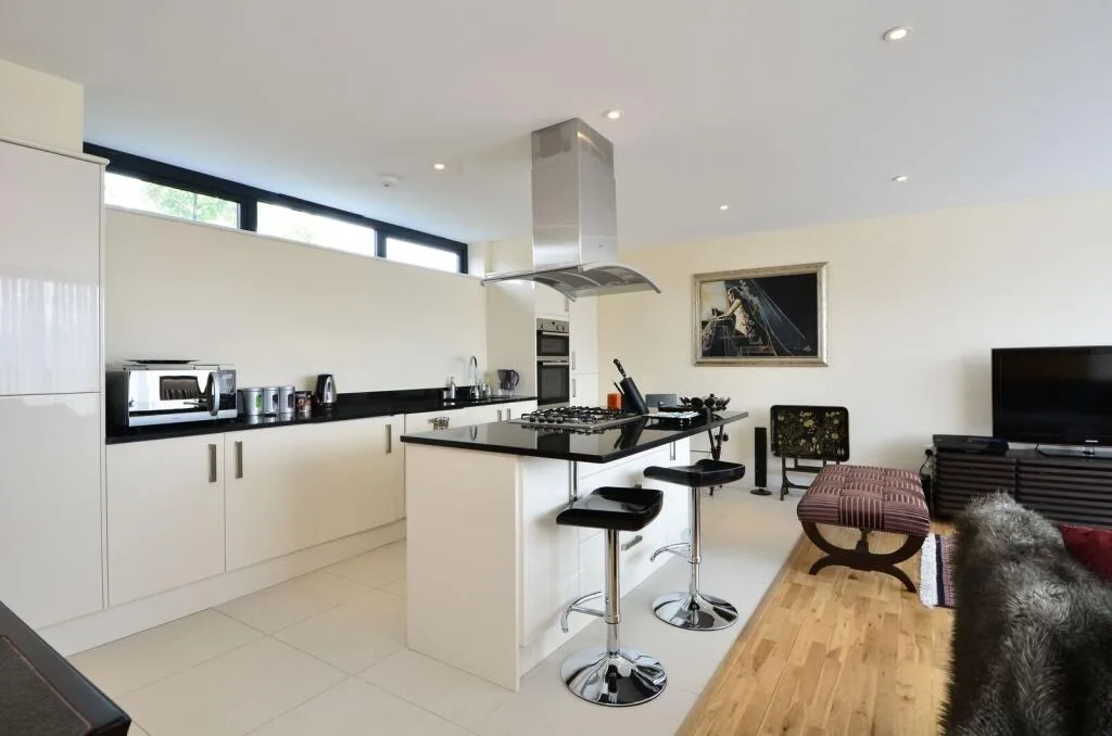 2 bedroom penthouse for rent