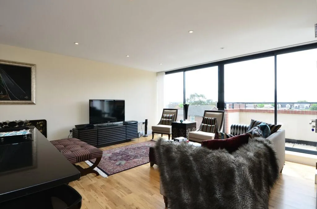 2 bedroom penthouse for rent