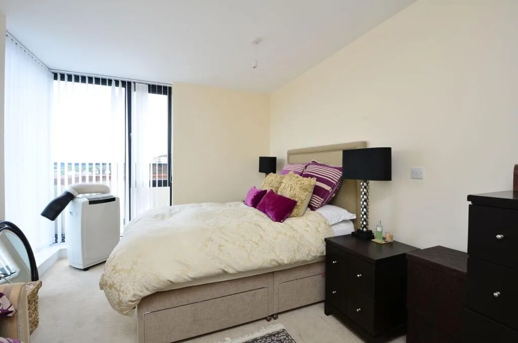 2 bedroom penthouse for rent